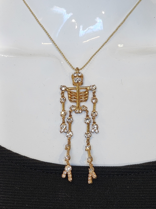 None Jewelry - Y2K Gold Tone Rhinestone Articulated Skeleton Necklace Dangling Halloween